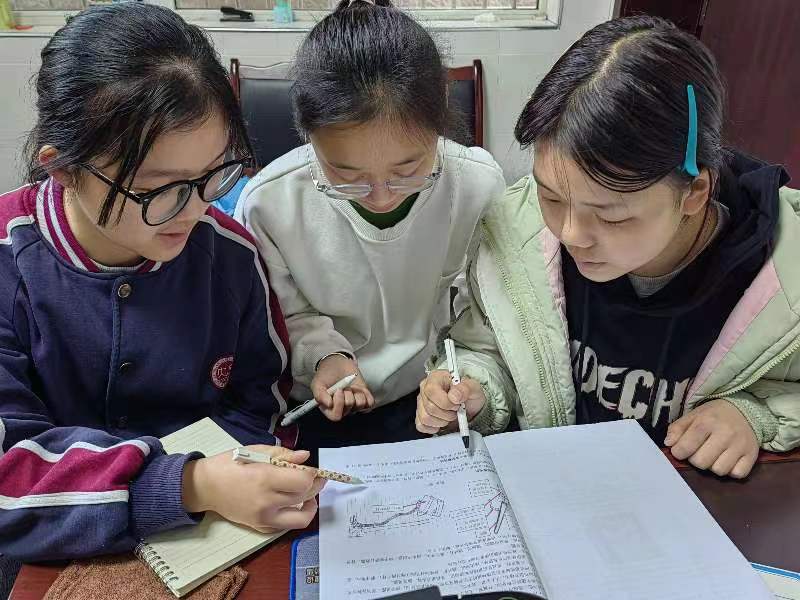 重庆市合川大石中学再获科技创新大赛市级一等奖