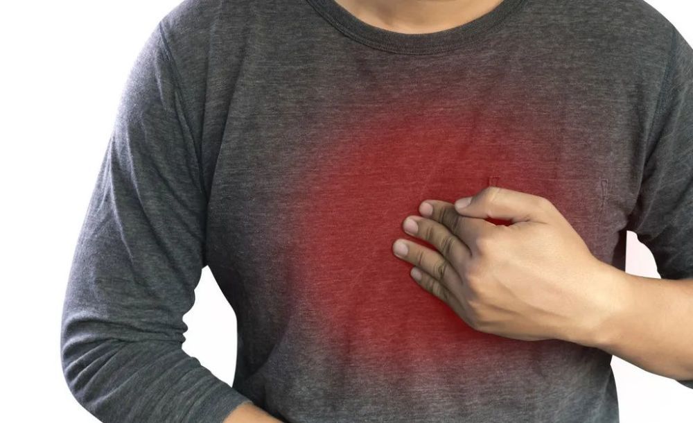 生活中很多人会出现烧心,反酸的情况,做好这3点或能缓解不适