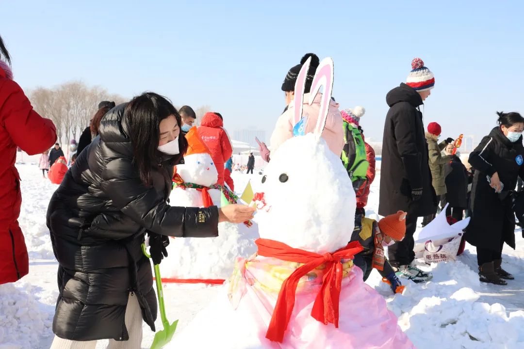 堆雪人大赛图片图片