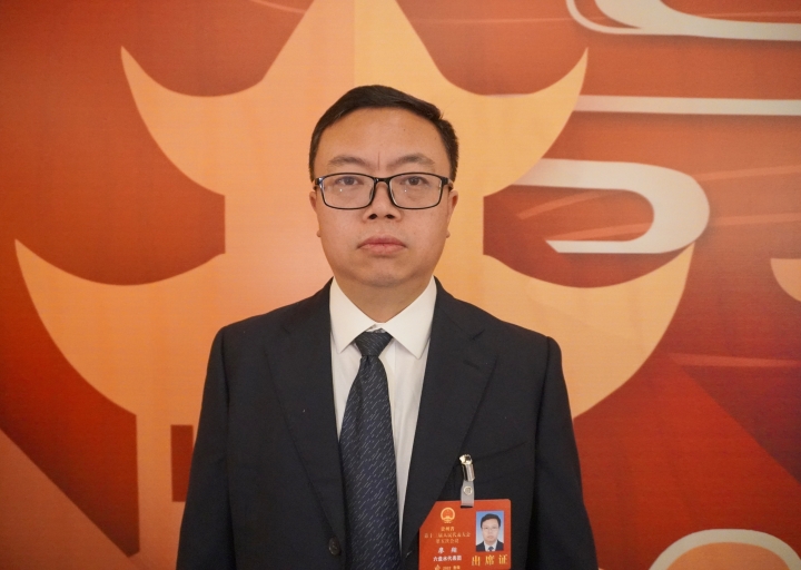「两会会客厅」廖翔代表:引导科技含量高的企业发展壮大