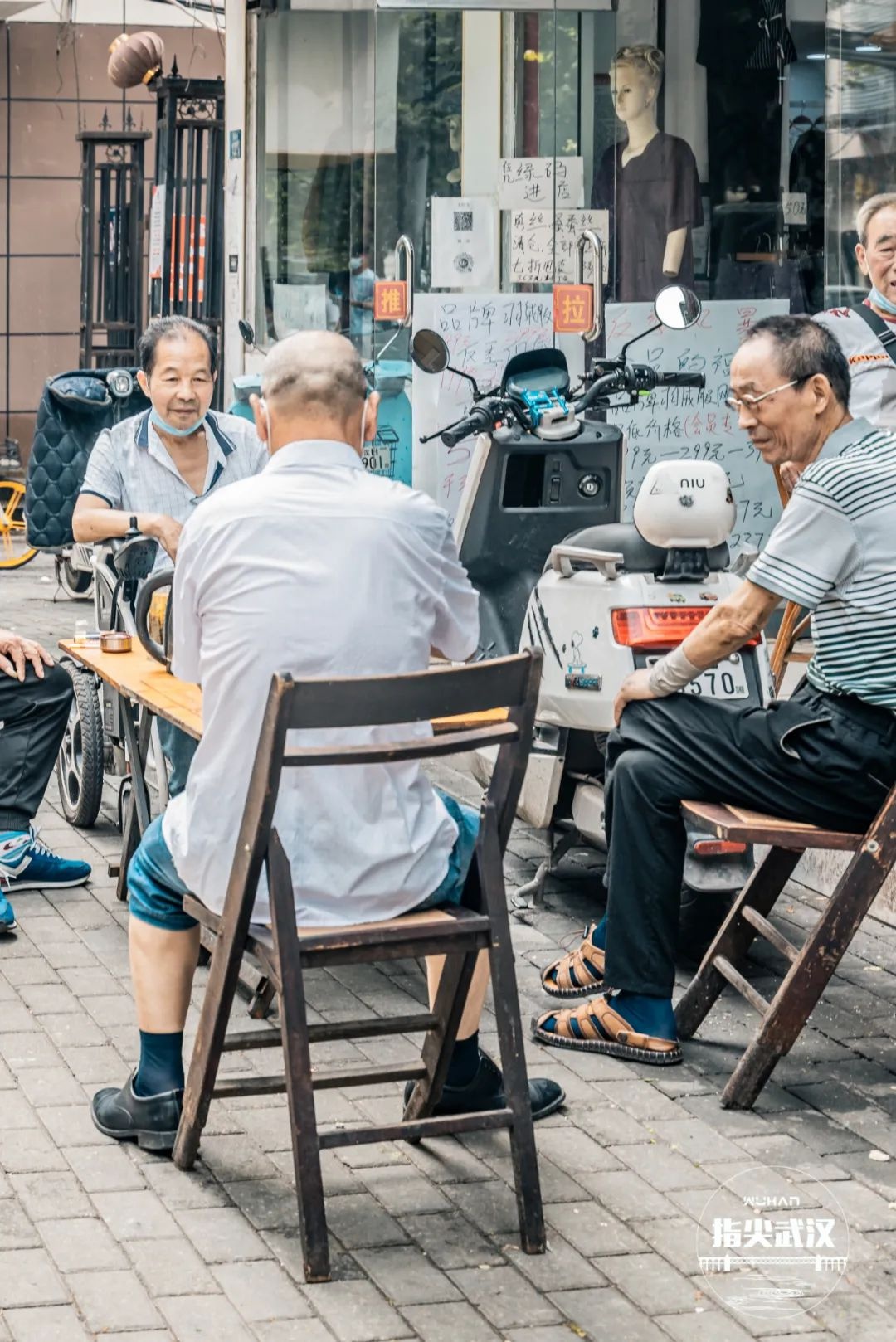 走,一起克水陆街过早