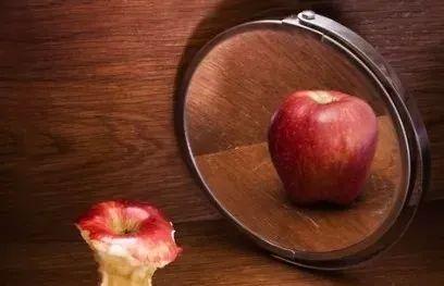 包罗2005海角左央事务的词条