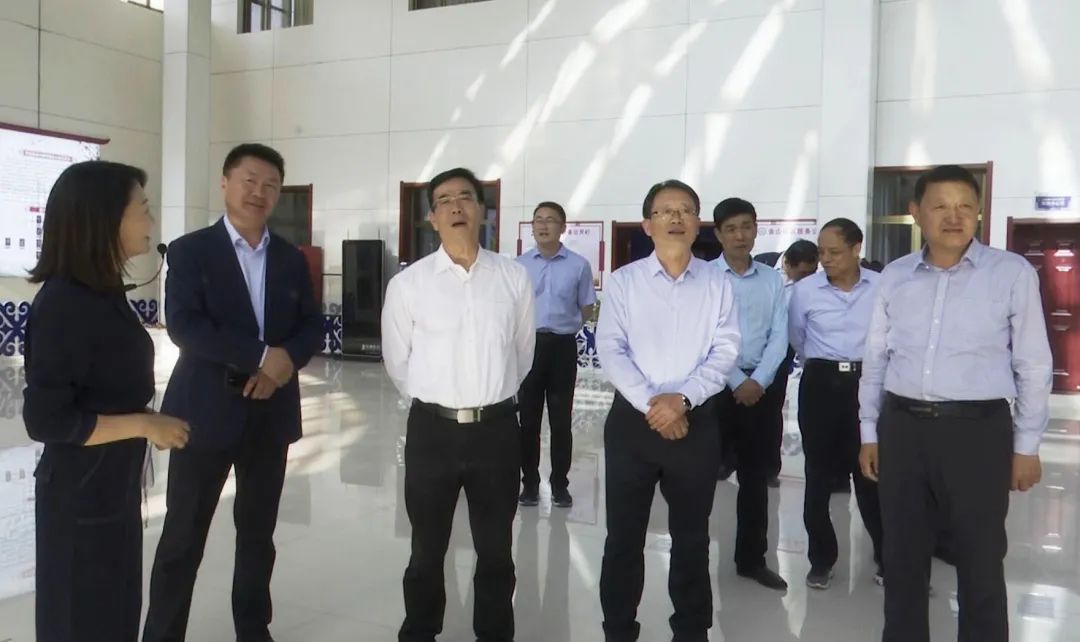 王洁岚在我县调研人大工作