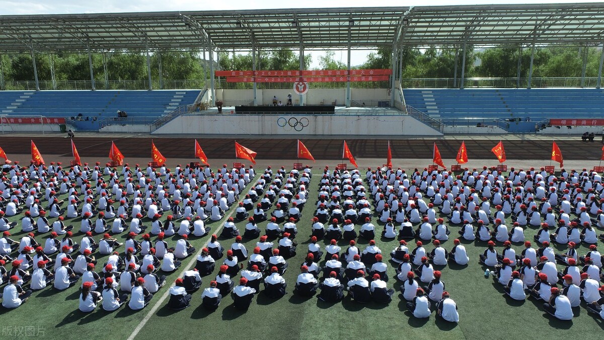 甘肃平凉庄浪县一中举办消防安全培训 为新生提升自防自救能力