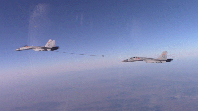 聊聊空中加油:航程不够,加油来凑,油也没有,来点好酒