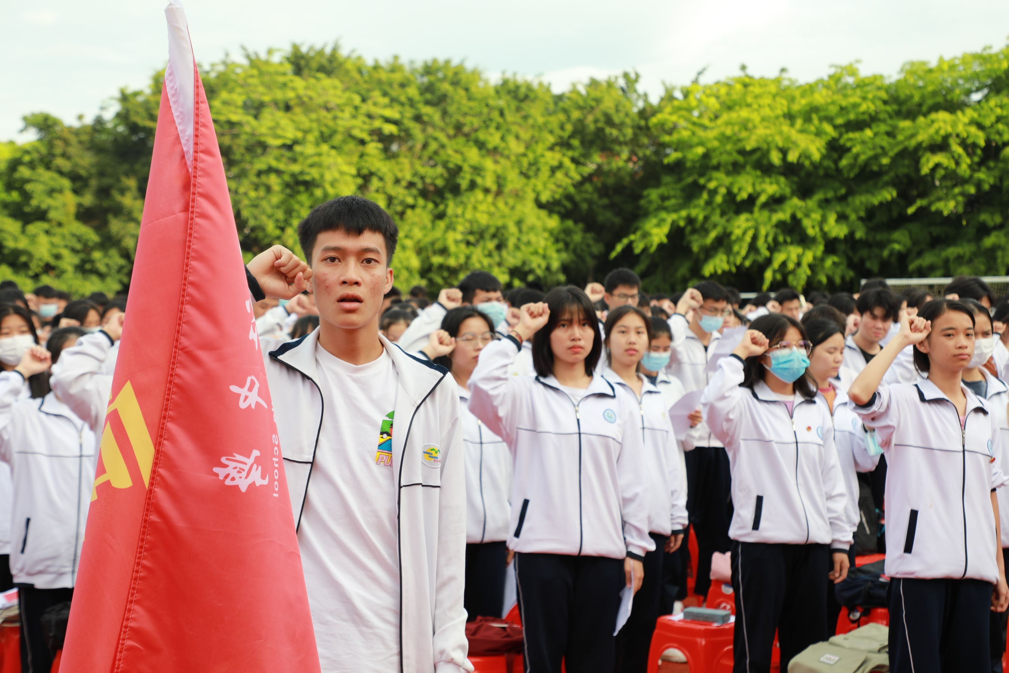 「践行社会主义核心价值观」昌江中学举行2022届高三学生18岁成人礼