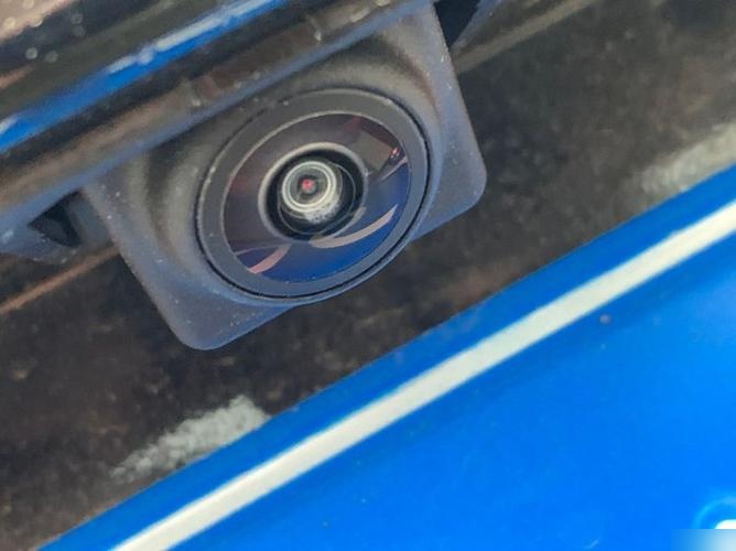 汽车摄像头进水什么原因?