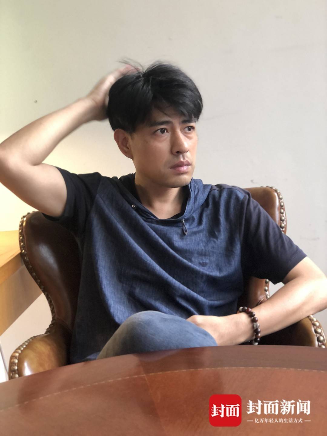 演员贺睿曝《叱咤之城》剧组欠薪,总制片人跑路