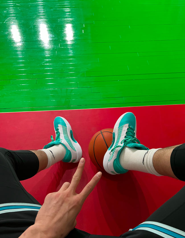 郭艾伦更新社交媒体晒训练照 身体状况趋好转