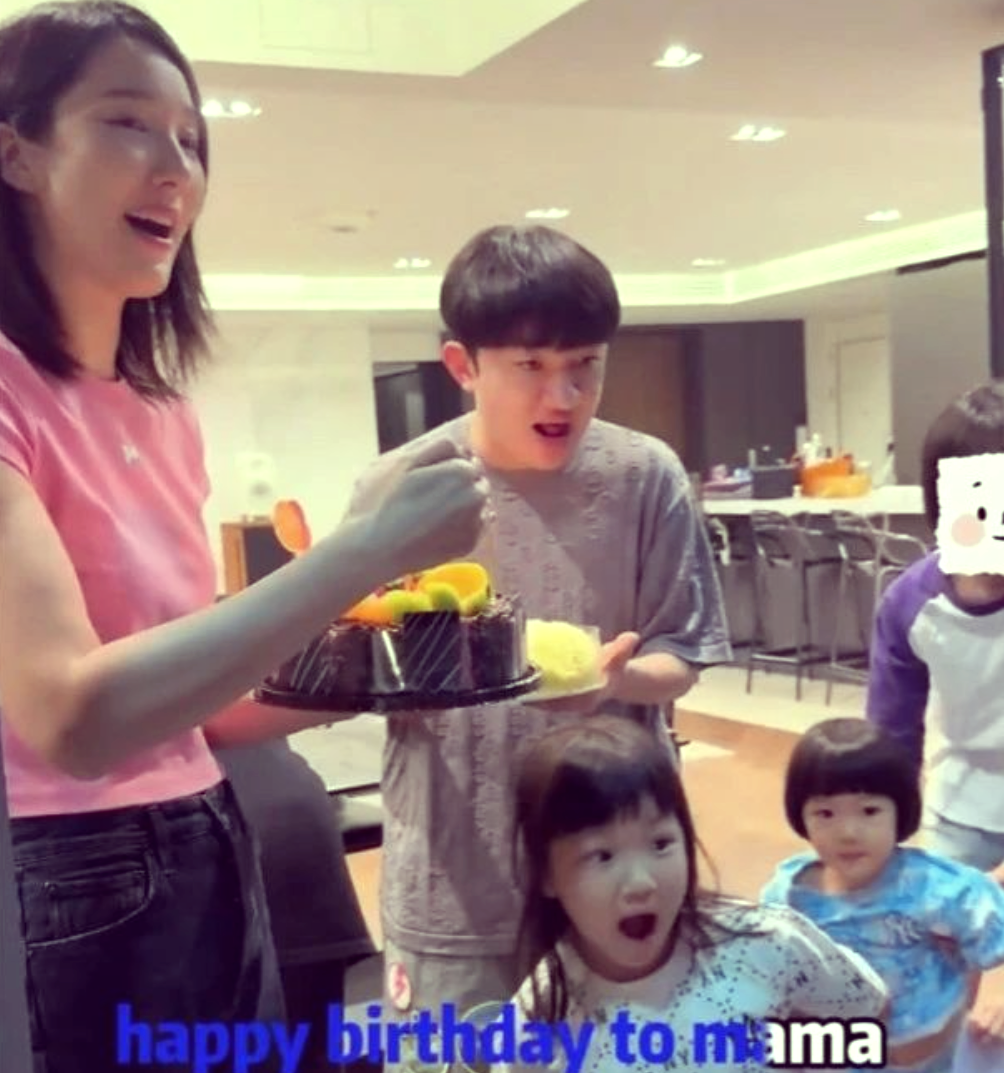 王祖蓝豪宅派对展现幸福生活与友谊