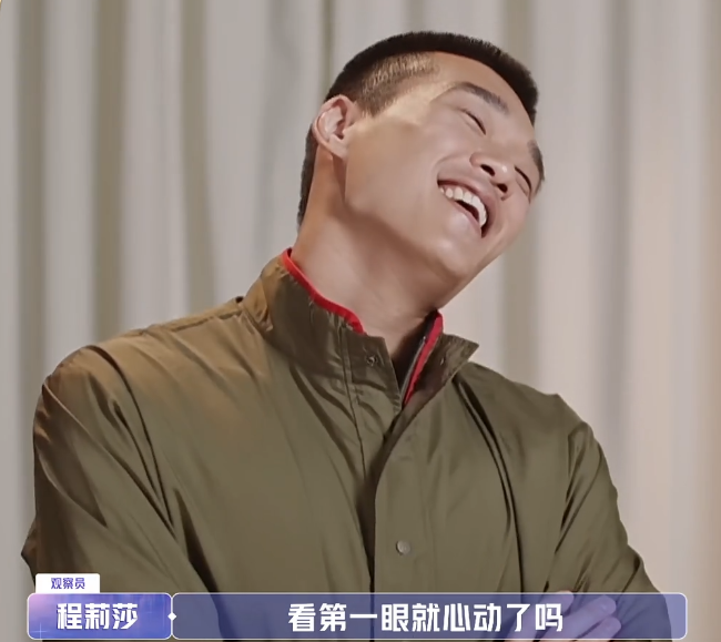 耿斯汉人设崩塌!给袁娅维送袜子,送金莎暖水袋!还说不是海王?