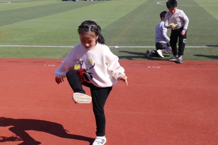 新湾小学开展校级"三跳"比赛:点燃运动激情,助力"双减"落地!
