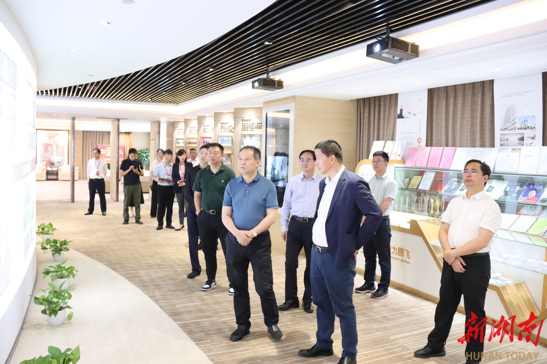 "暴力梅"里招商忙|黄赞佳率队密集走访调研上海曼恒等5家企业