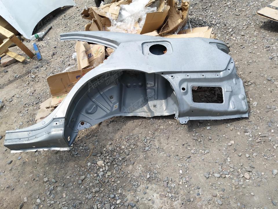 Guardabarros trasero izquierdo