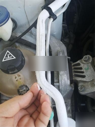 汽车空调高压管冰凉低压管不凉是怎么回事