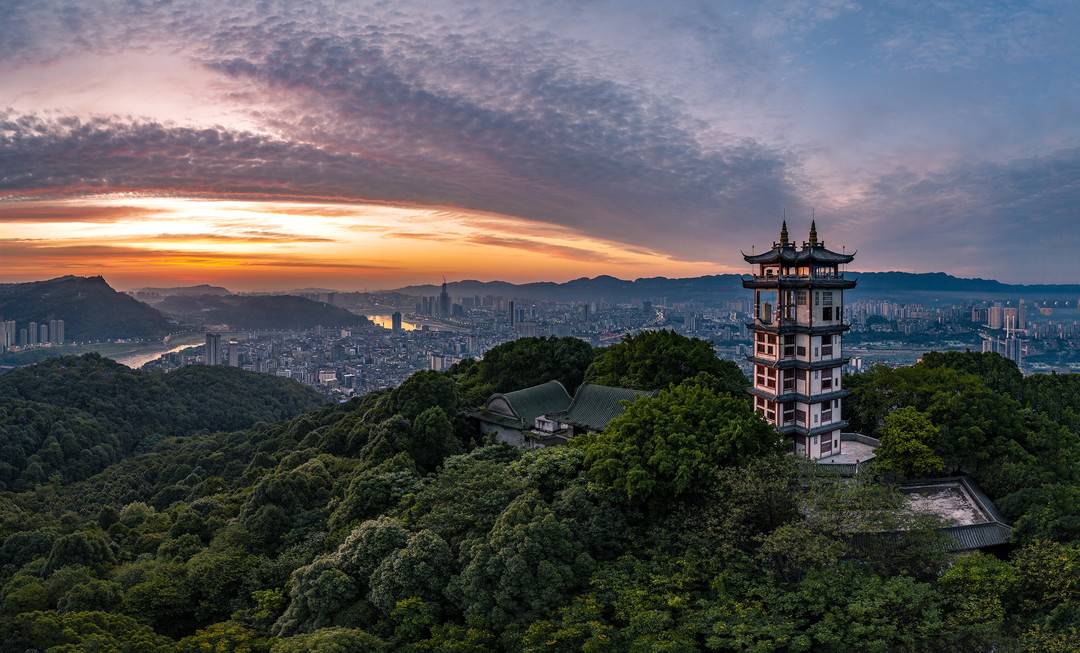 文旅场景持续"上新" 宜宾市翠屏区委书记兰宏彬:持续推动文旅产业高