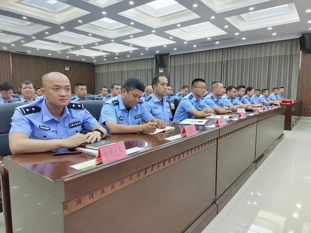 喀什市公安局隆重召开2023年度县级教官聘任暨教育训练工作推进会