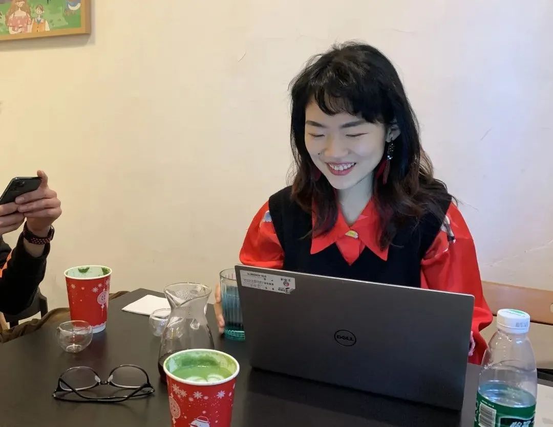 南哲学子余美华唯真是求在反思与交流中开启哲思之旅