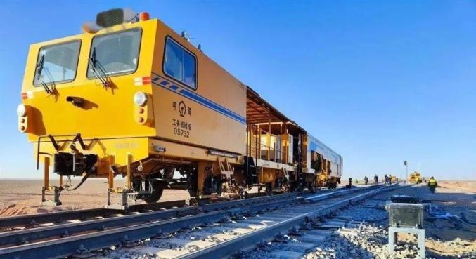 运力提升!临哈铁路阿拉善境内3处会让站如期完工
