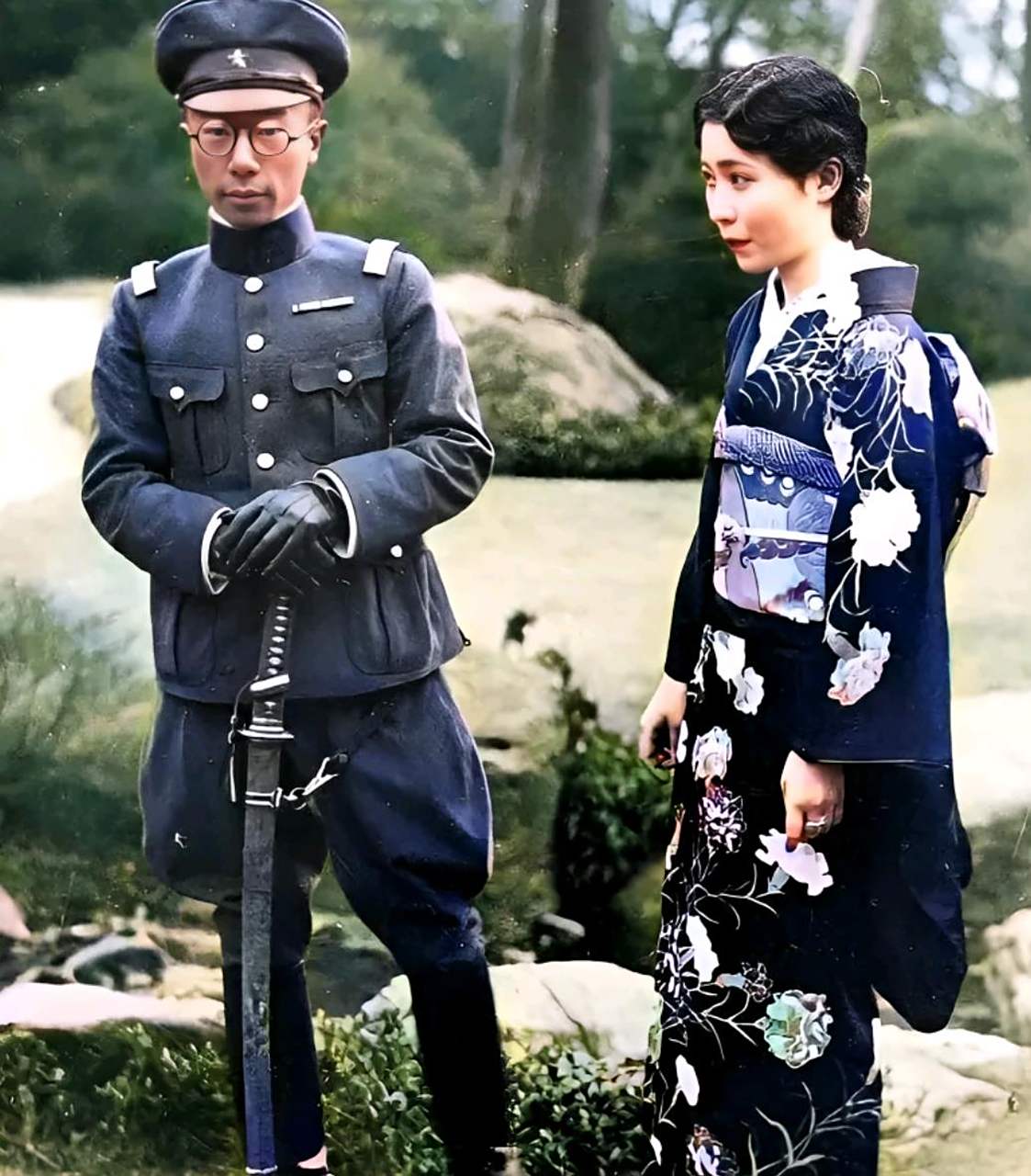 一起出生的皇室夫妇. 嵯峨浩比溥杰小7岁.