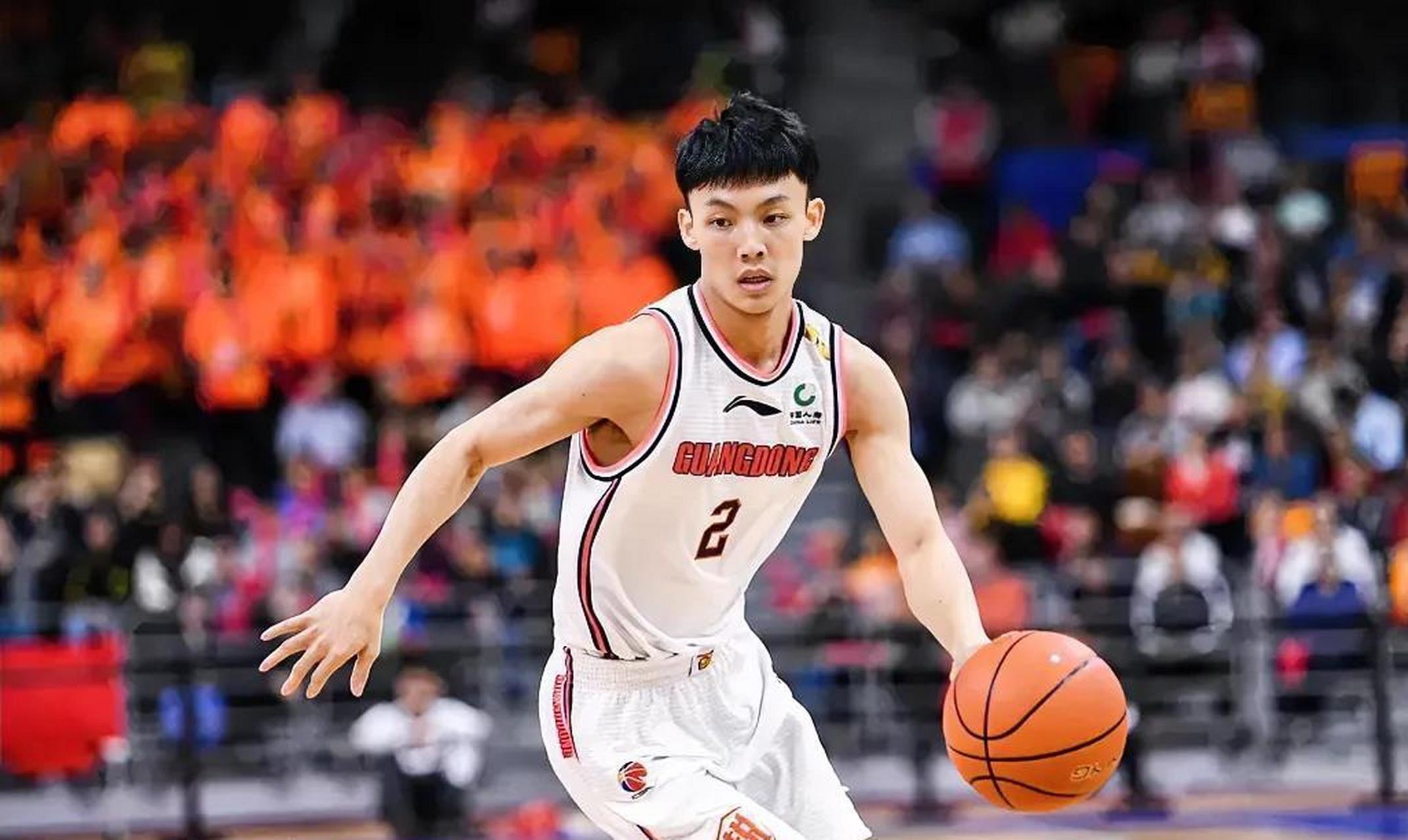 cba现役球员中,最强最全能的后卫球员,只能六选一,你会选谁呢?  1.