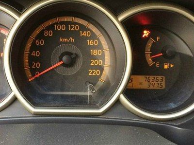 骊威汽车里程表a b是什么意思