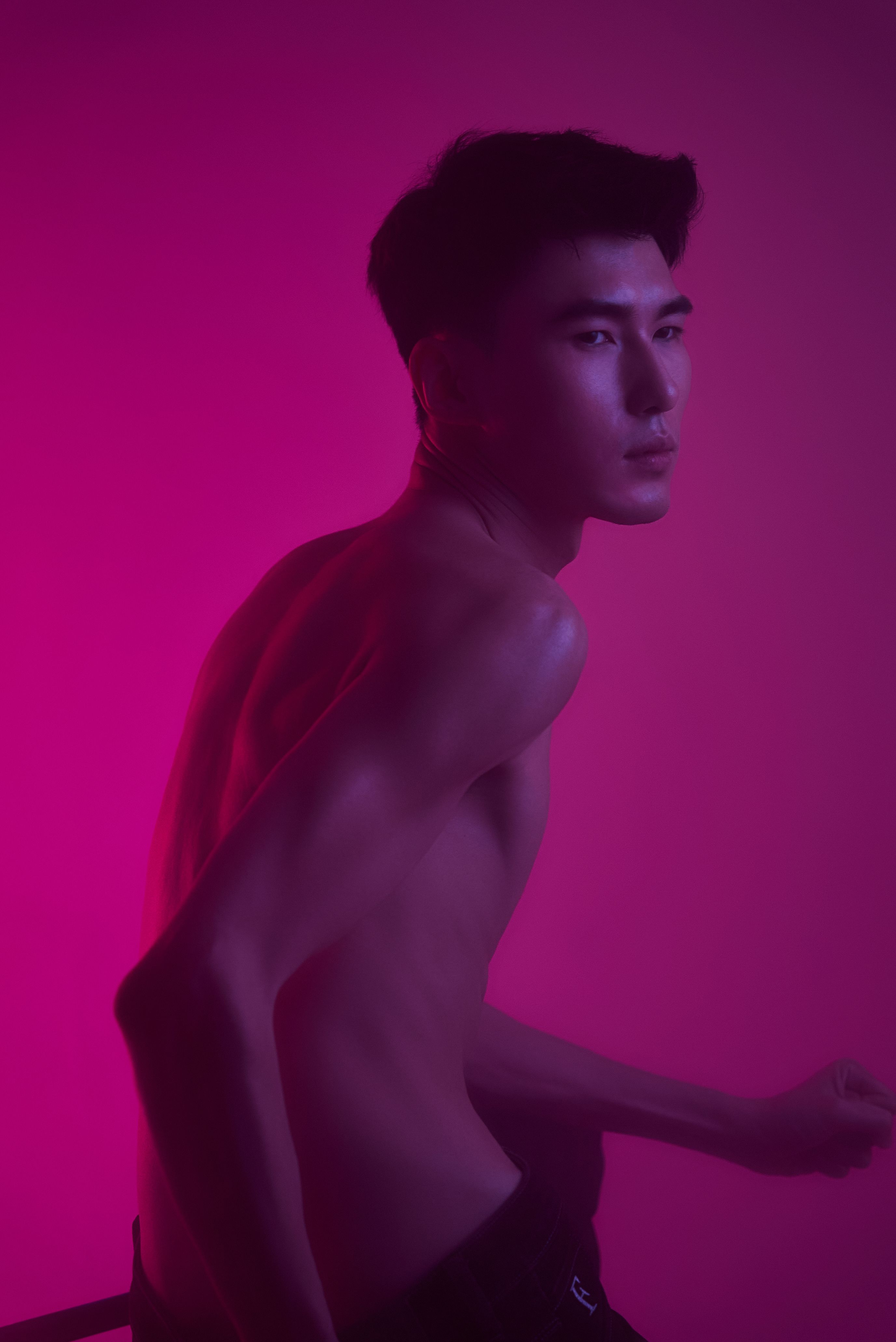 超模罗文杰机场街拍带出新时尚