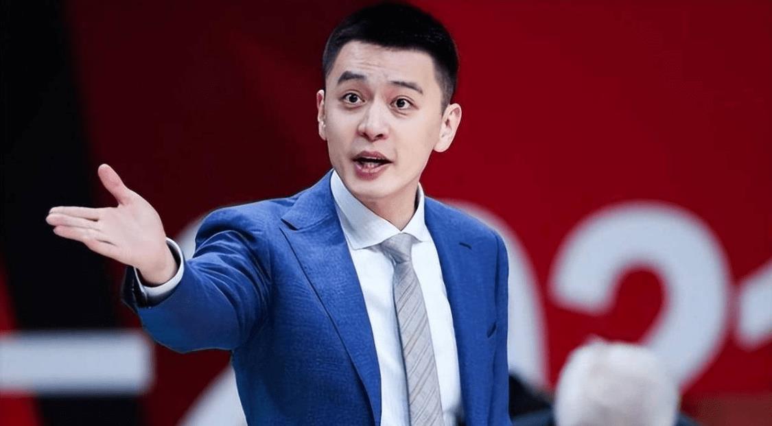 曝前cba最帅主教练杨鸣出状况了,球迷:难怪辽宁队拒绝续约