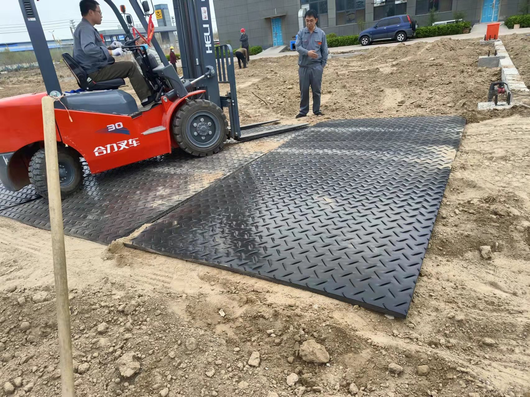 科普聚乙烯临时铺路板的优点?