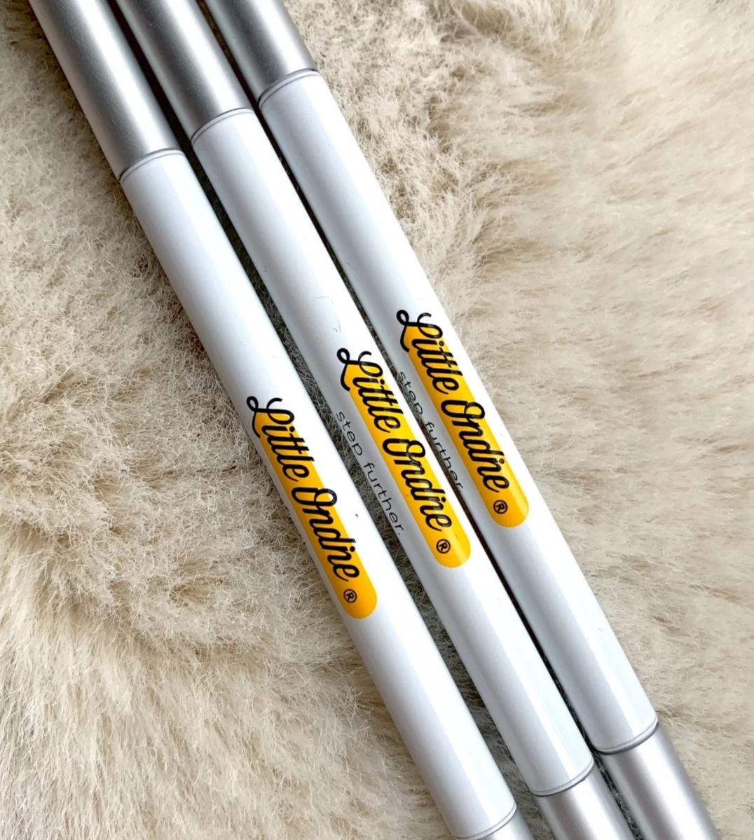 今日种草:小奥汀双头极细眉笔 02棕色 8周年庆款防