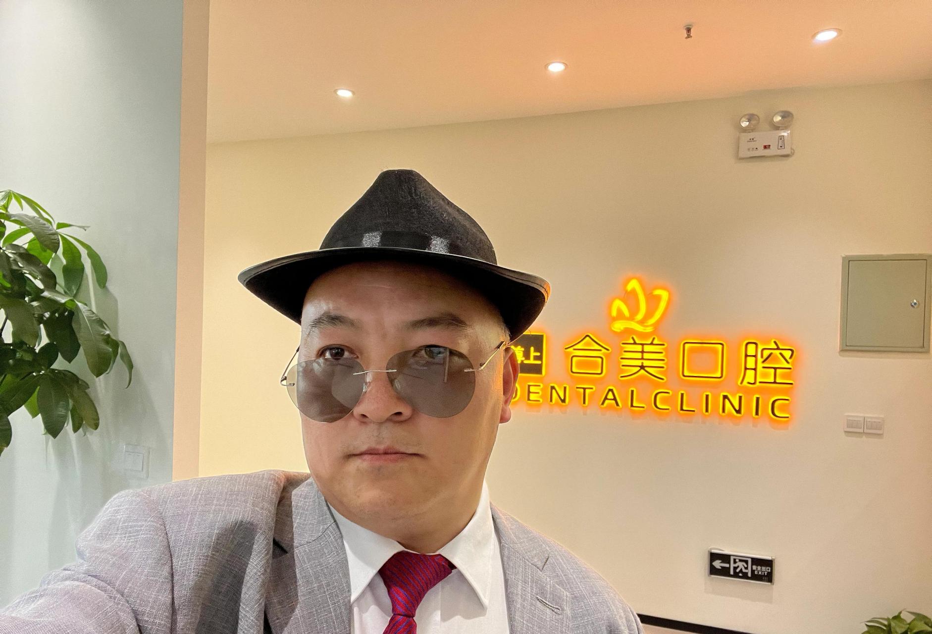 少华集团董事长高海军一行再次到马家滩看望孙国友植树造林活动