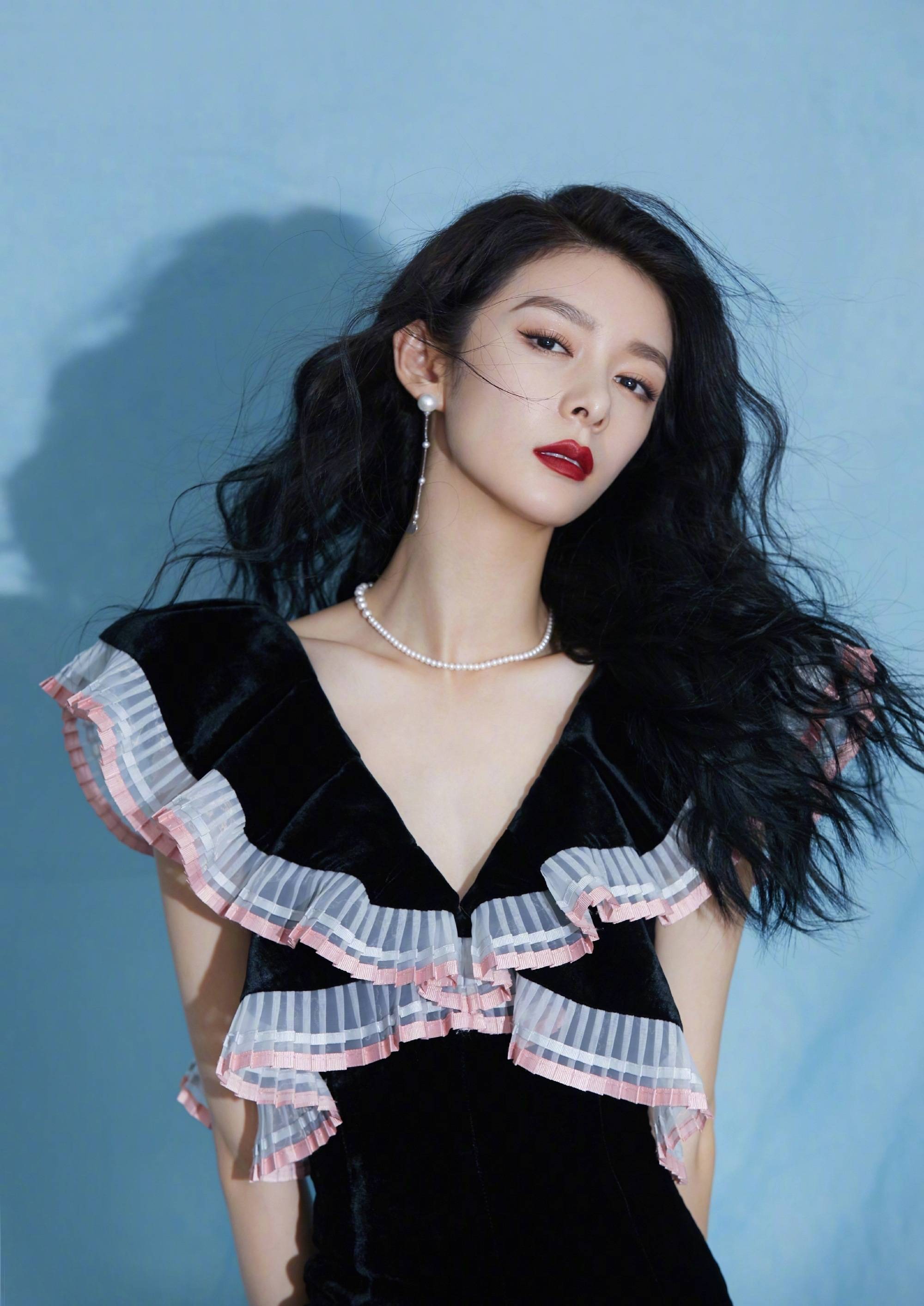 火箭少女傅菁教你做双眼皮