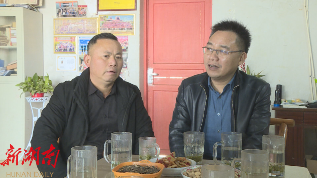 汉寿县领导朱正权走访慰问全国劳动模范张昌元