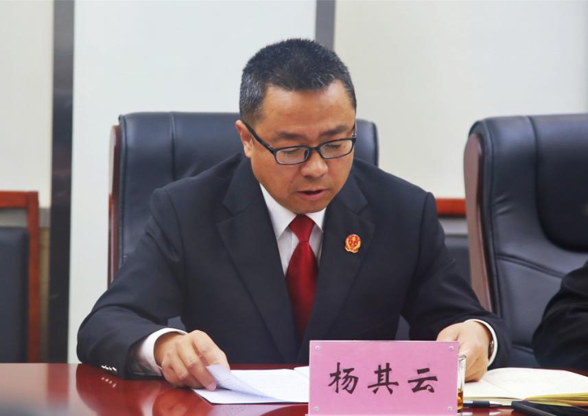 县人大常委会主任马克伟一行到巍山法院调研家事审判工作