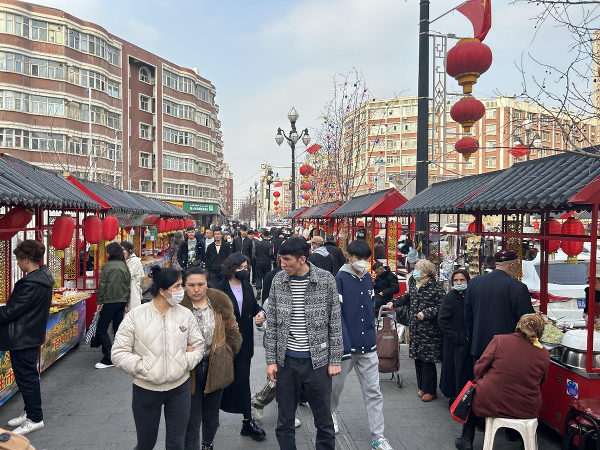 乌鲁木齐市天山区的这个市场为何如此热闹?