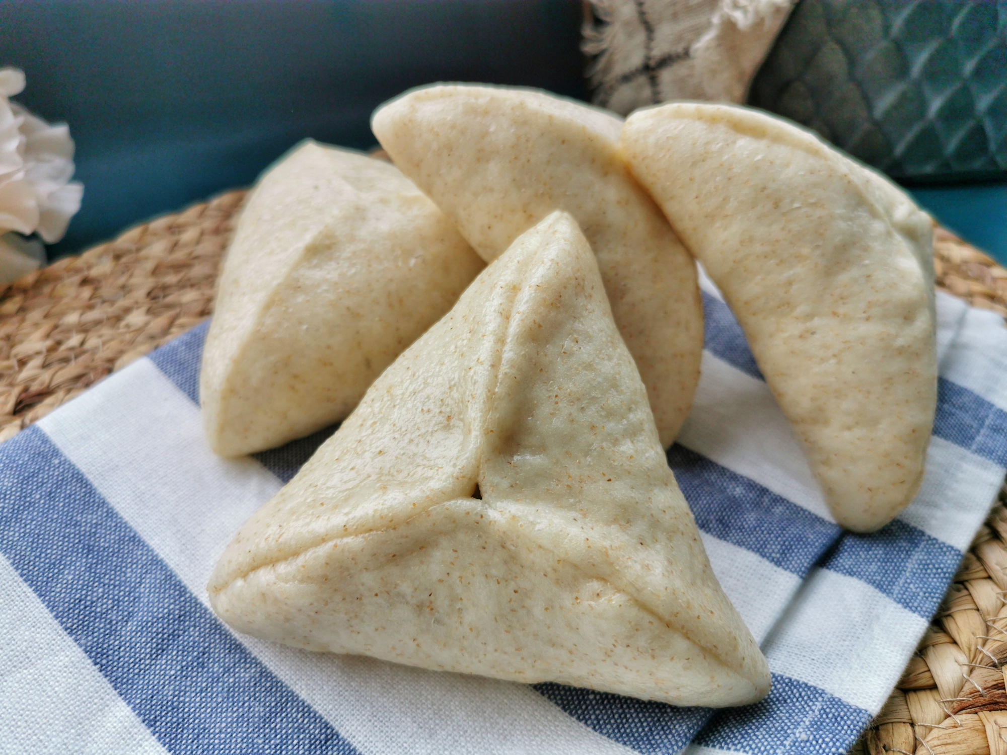 高考生早餐红糖三角包,掌握2个技巧,不开口不流糖,孩子连吃3个