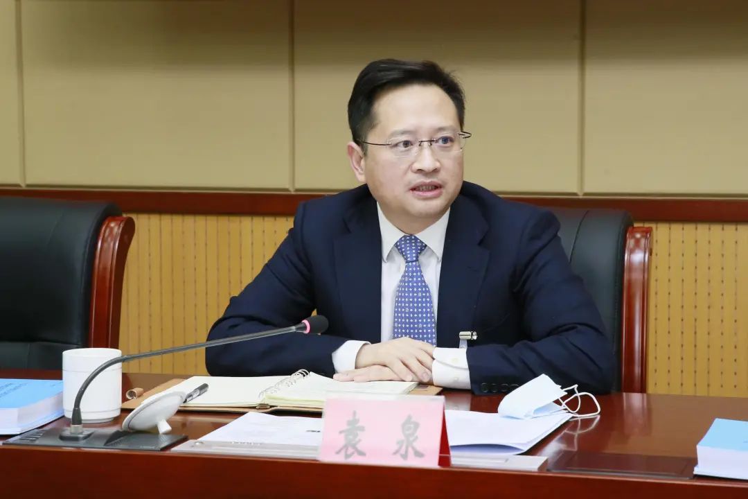 袁泉,张培荣,陈勇章,骆大进参加人大,政协分组审议和讨论