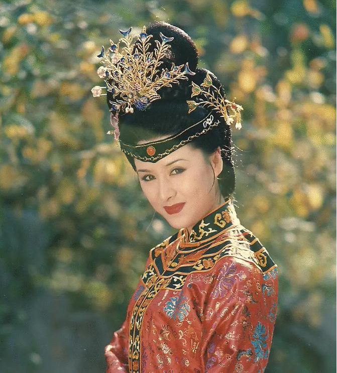 《康熙王朝》12位美女角色,绝代芳华容妃,野性之美宝日龙梅