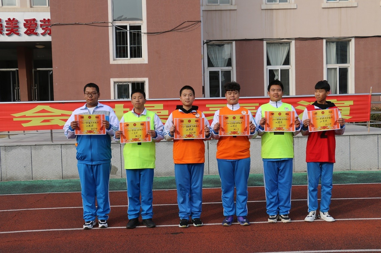 鞍山十中举行会操表演