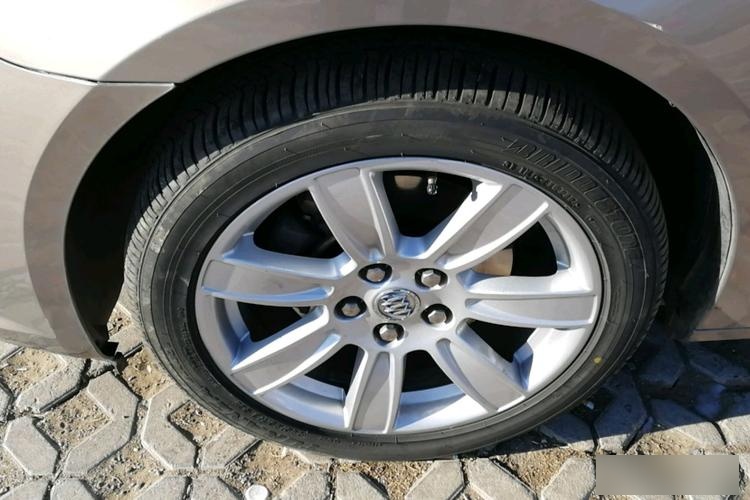 09款别克君越老款轮胎