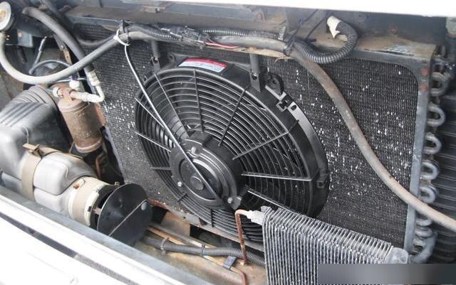 汽车水箱风扇不转啥原因?