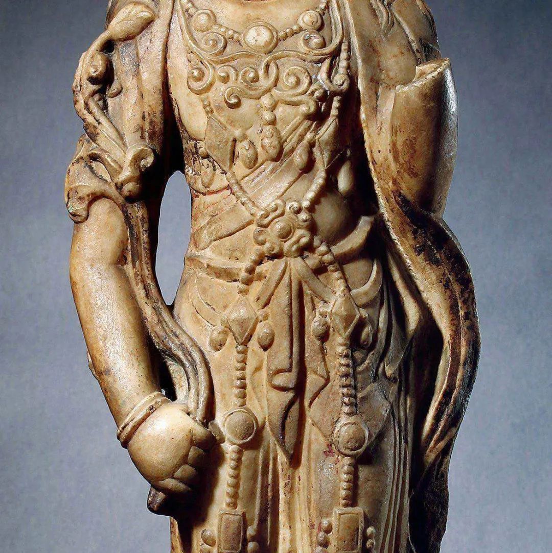 唐代白石雕大势至菩萨立像