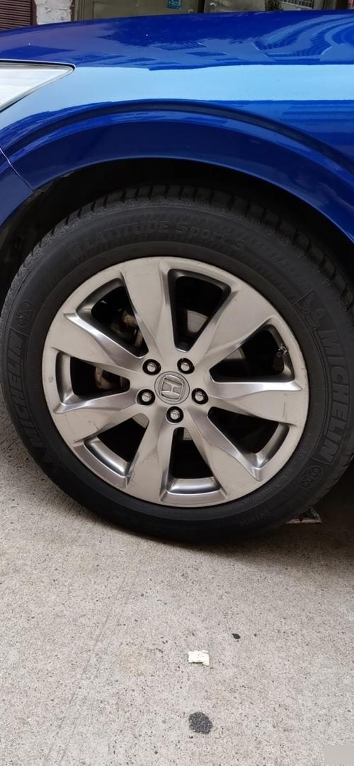 歌诗图225/60r18车轮毂能换245/60r18的轮胎?