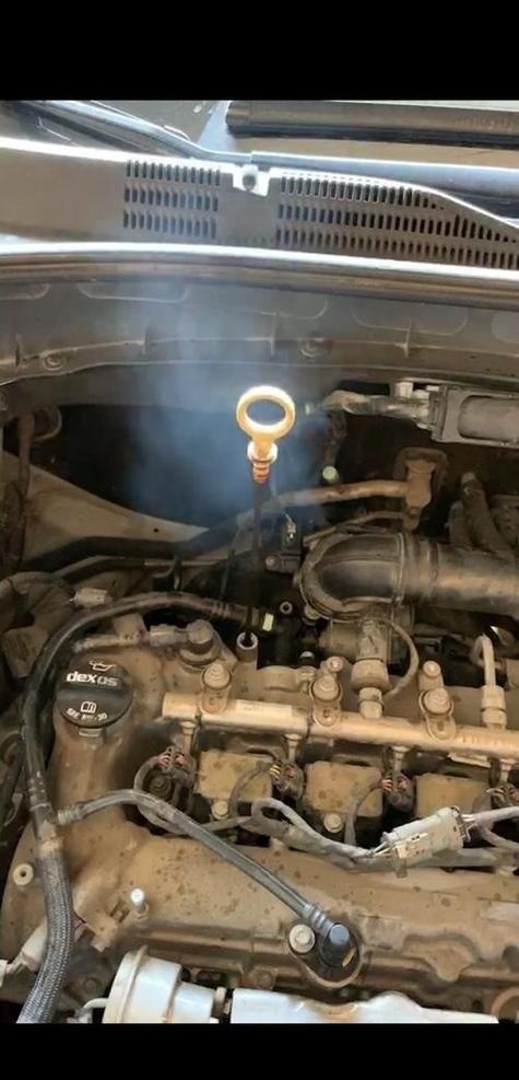 发动机冒烟的原因