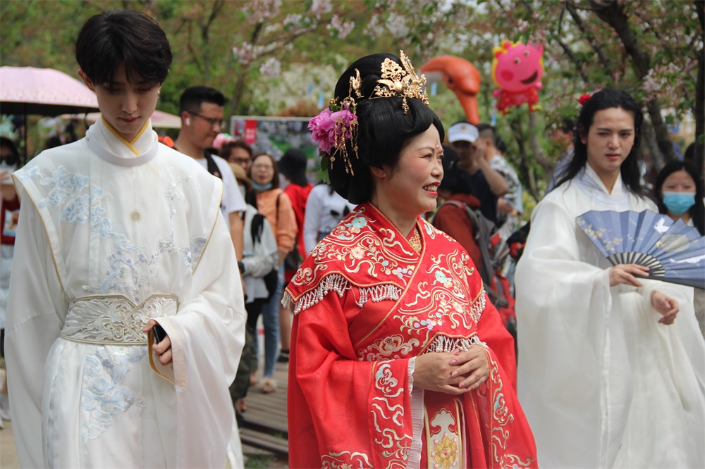 新都漫花庄园汉服节图片