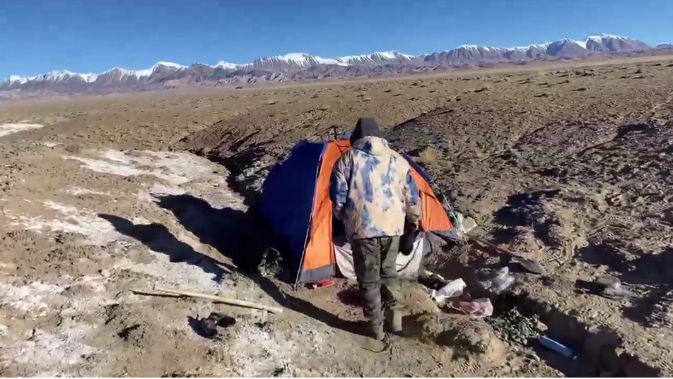 3人在阿尔金山无人区探险失联4天,民警奔波近千公里救助 因违规进保护