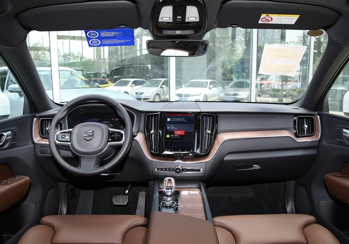 2024款沃尔沃xc60正式上市,29.6-45.89万元,2.0t发动机足够用