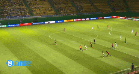 中超广州城对阵青岛队比赛结果_中超-宋文杰传射吉列尔梅双响 广州城4-1河北_广州城4-2青岛队比赛详情