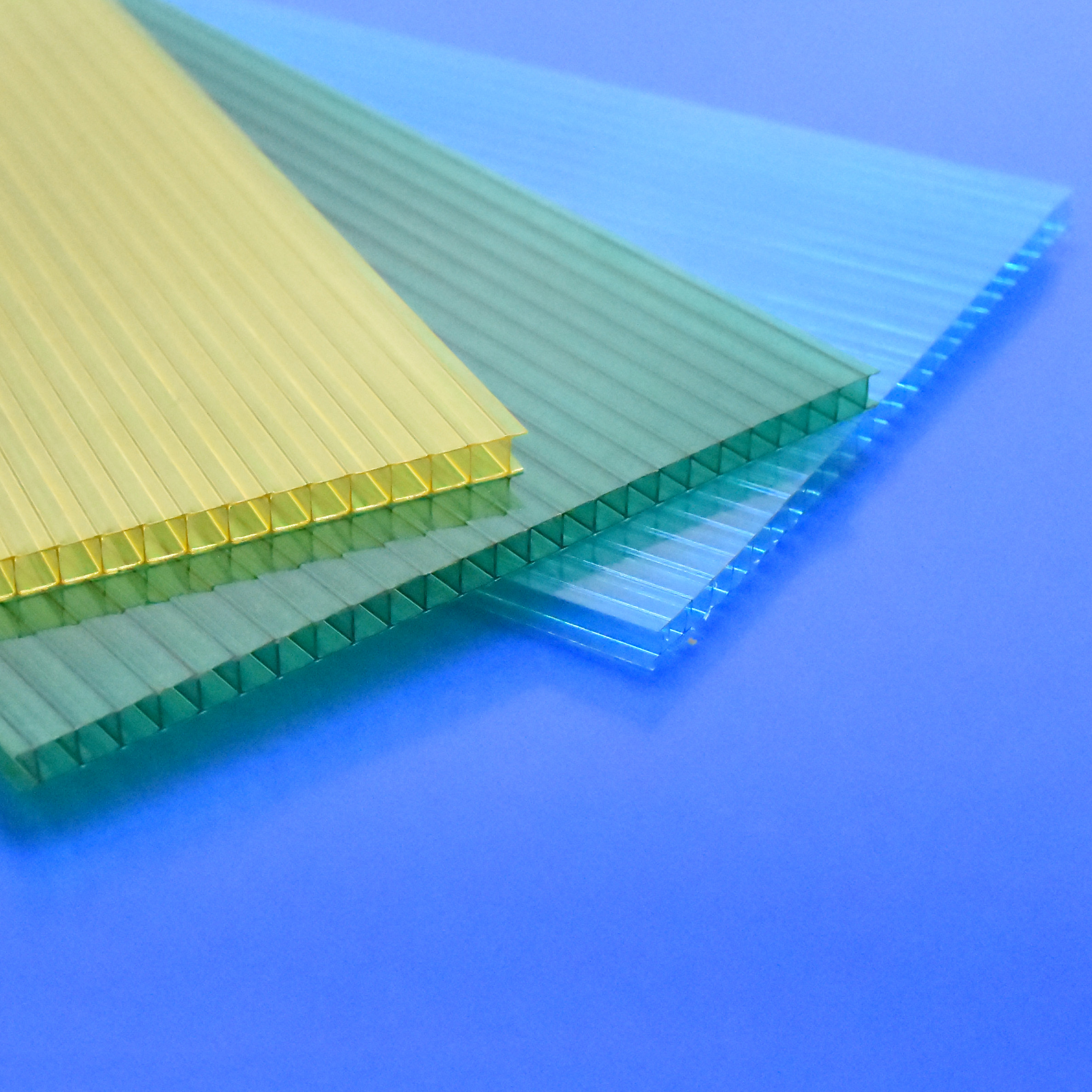 pc阳光板车棚的优势特点介绍