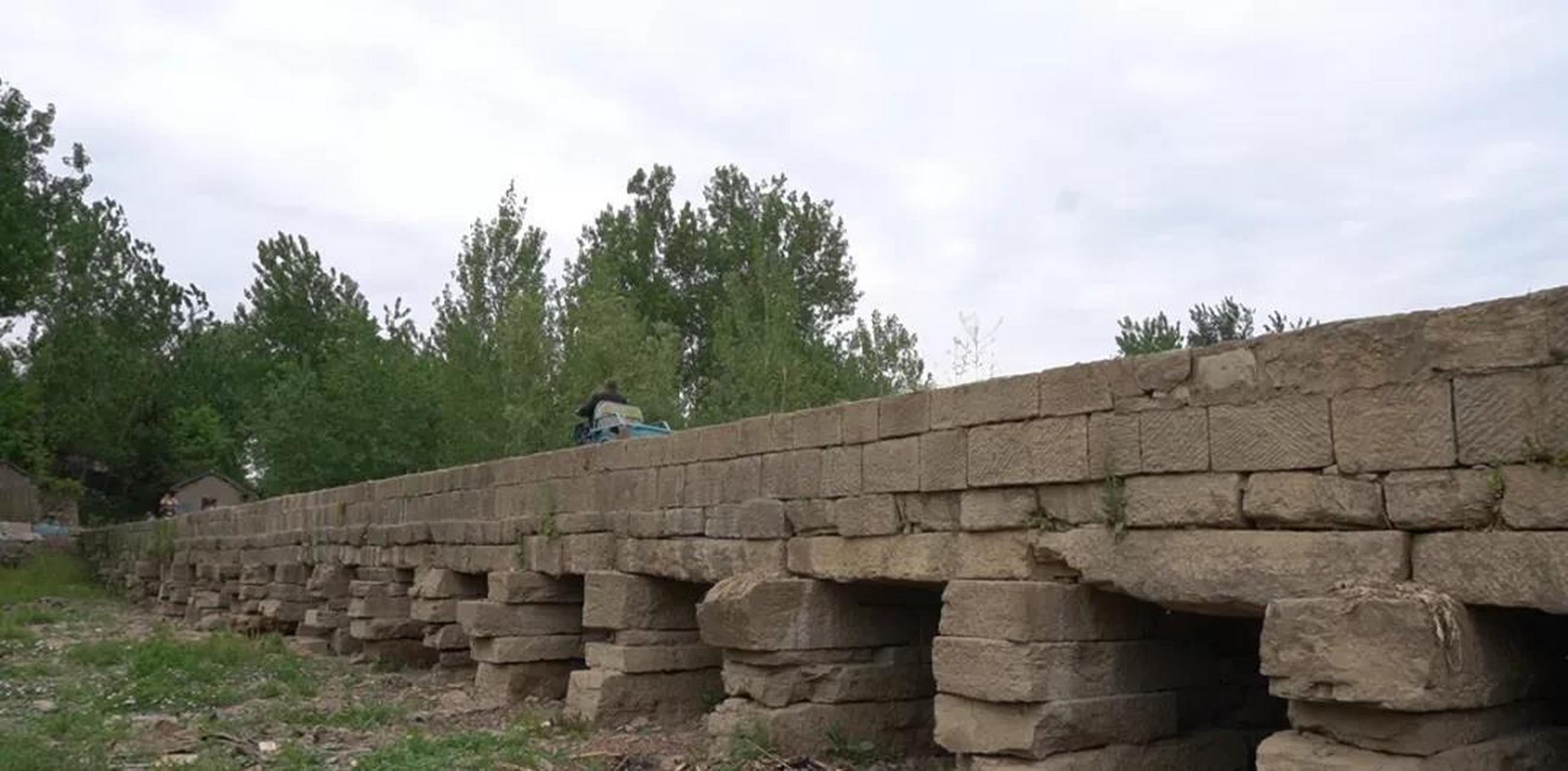 兰陵县庄坞镇武河之上的永济桥,初建于明朝弘治三年,即1490年,为